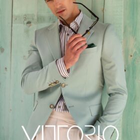 -Σακάκι Vittorio 900-24-BONNATO Mint σε slim fit γραμμή. -Σύνθεση: 73%vis23%pl4%el -Διαστάσεις μοντέλου: Ύψος 1.83cm, Βάρος 81kg -Το μοντέλο φοράει 50