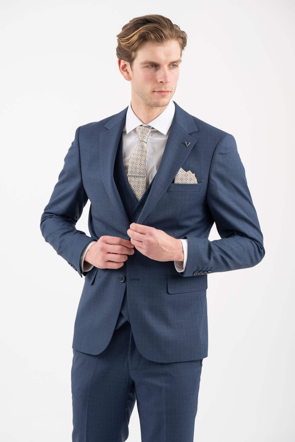 3 ΚΟΣΤΟΥΜΙ VITTORIO 100 26 PALERE 3 ΚΟΣΤΟΥΜΙ VITTORIO 100 26 PALERE